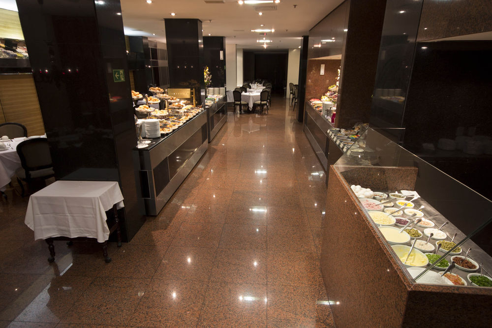 Hotel Windsor Plaza Brasilia Exterior foto The buffet at the lounge