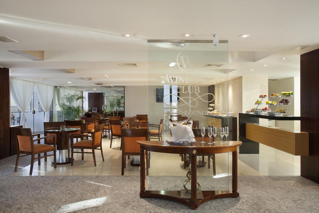 Hotel Windsor Plaza Brasilia Exterior foto The lounge at the airport