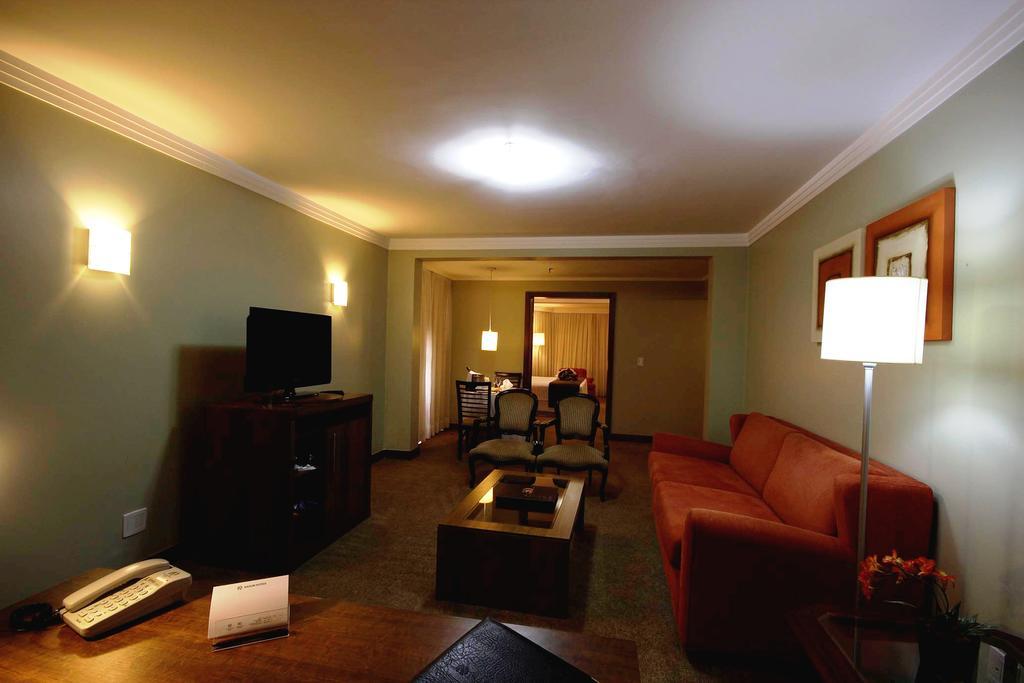 Hotel Windsor Plaza Brasilia Habitación foto A suite at the Sheraton Addis Ababa Hotel