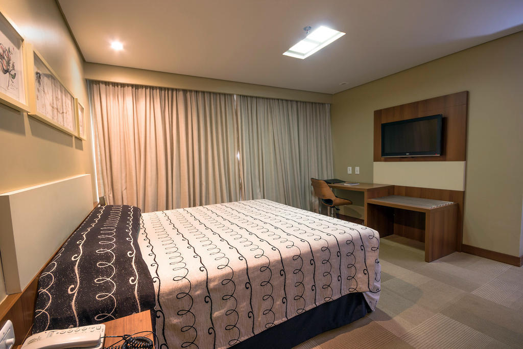 Hotel Windsor Plaza Brasilia Habitación foto A bedroom at the hotel